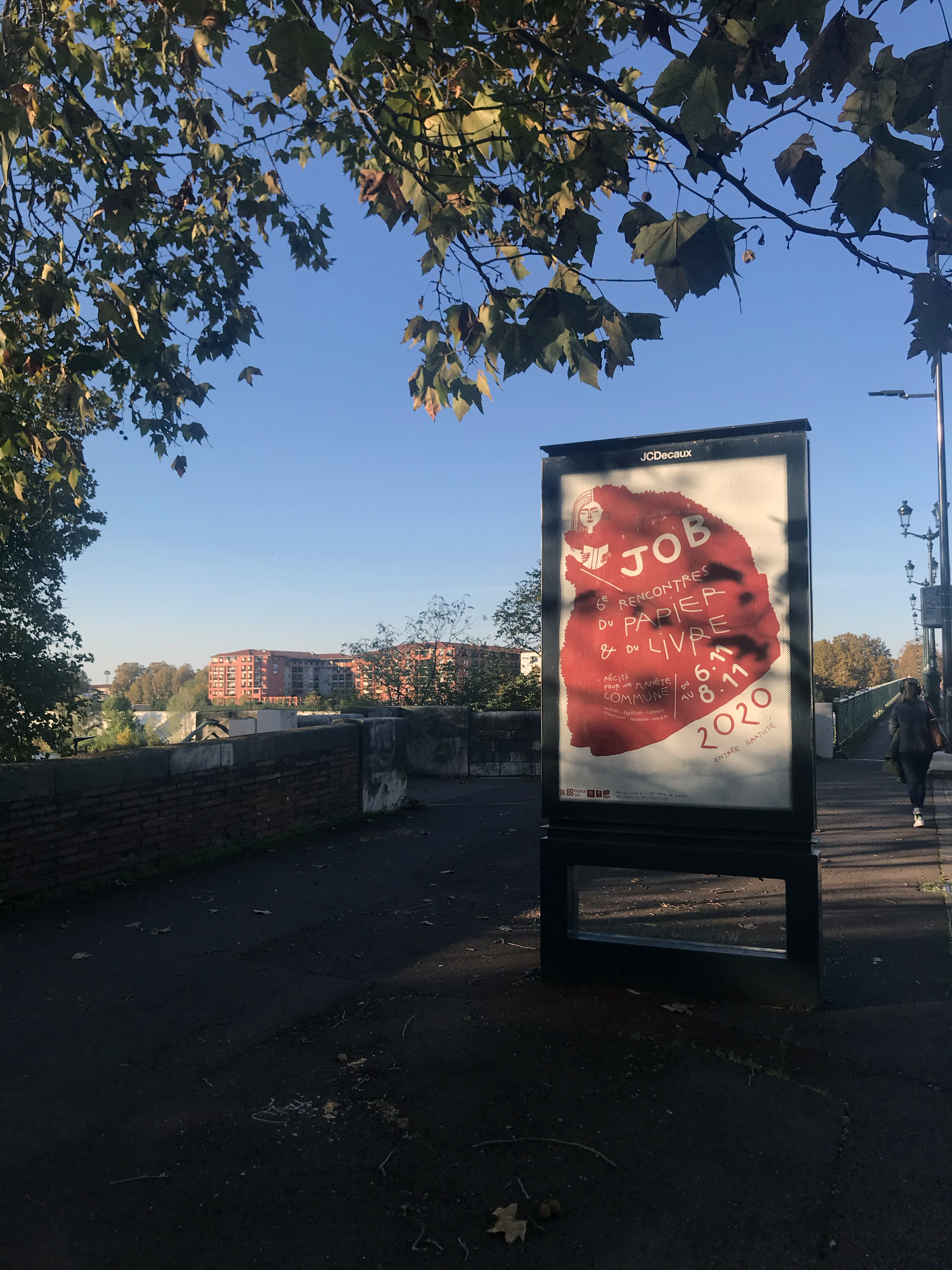Affiche sucette dans Toulouse